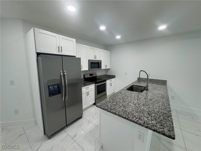 Foto del edificio - 727 Gordon Ave S