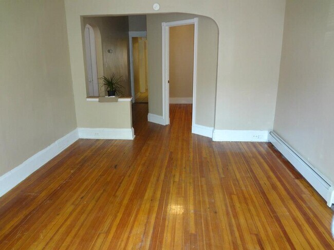 Foto del edificio - 57 Elberon Pl