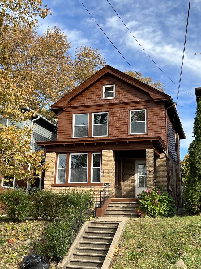 Front - 1507 Grandview Ave