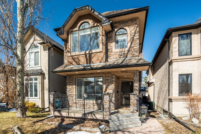 Photo du bâtiment - 204-226 26 Ave NW