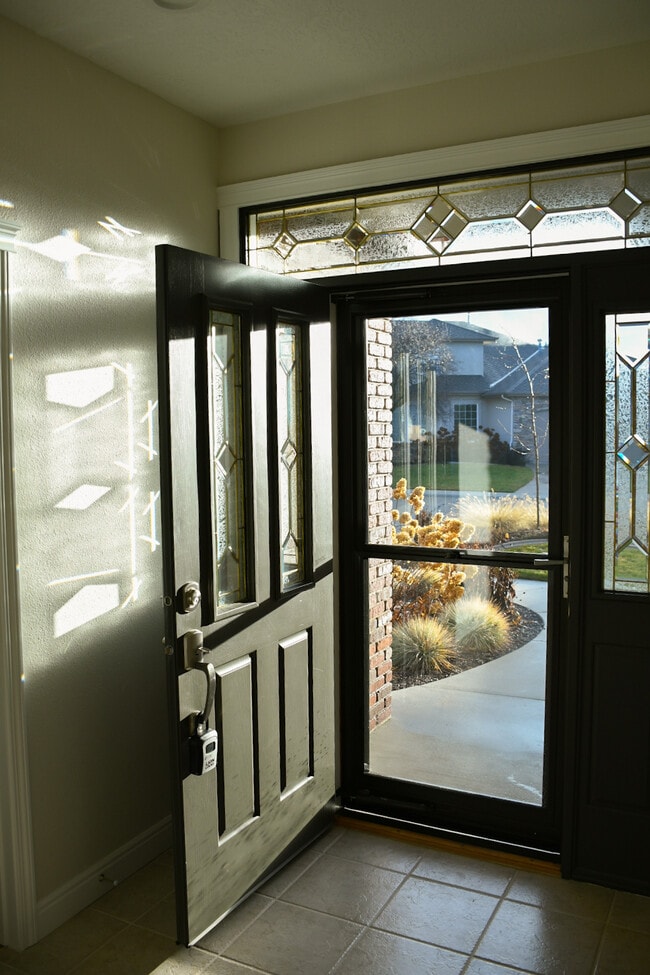 Foto del edificio - 12666 W Running Brook Ct