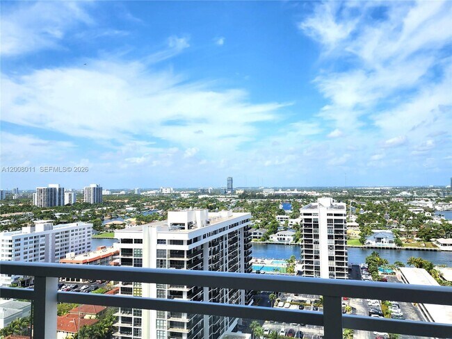 Foto del edificio - 2030 S Ocean Dr