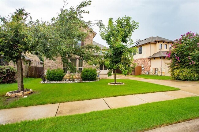 Building Photo - 308 Entrada Way