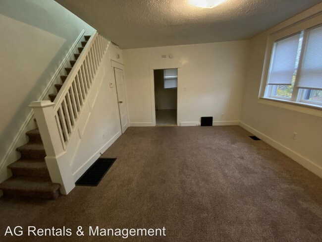 Building Photo - 3 br, 1.5 bath Apartment - 2514 S Hanna St