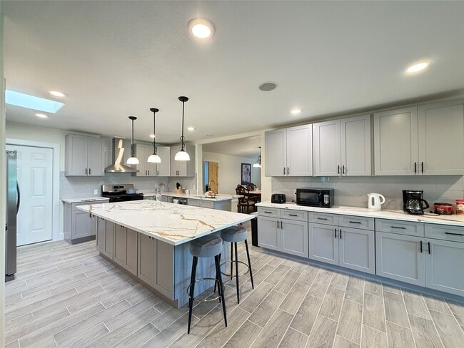 Building Photo - 3936 Wagon Rd