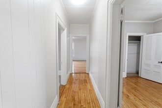 Building Photo - 75 Chatham St