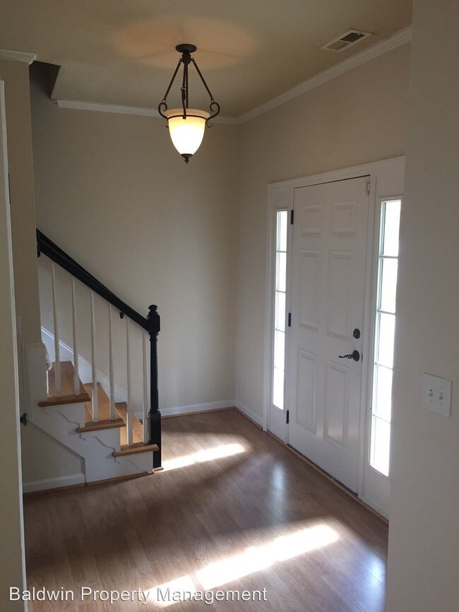Building Photo - 5663 Fairway Forest Dr