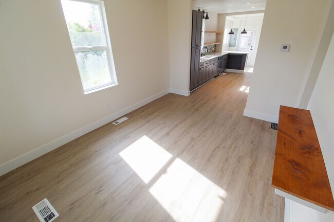 Foto del edificio - 2408 E. Sinto Ave. Spokane, WA-NuKey Realt...