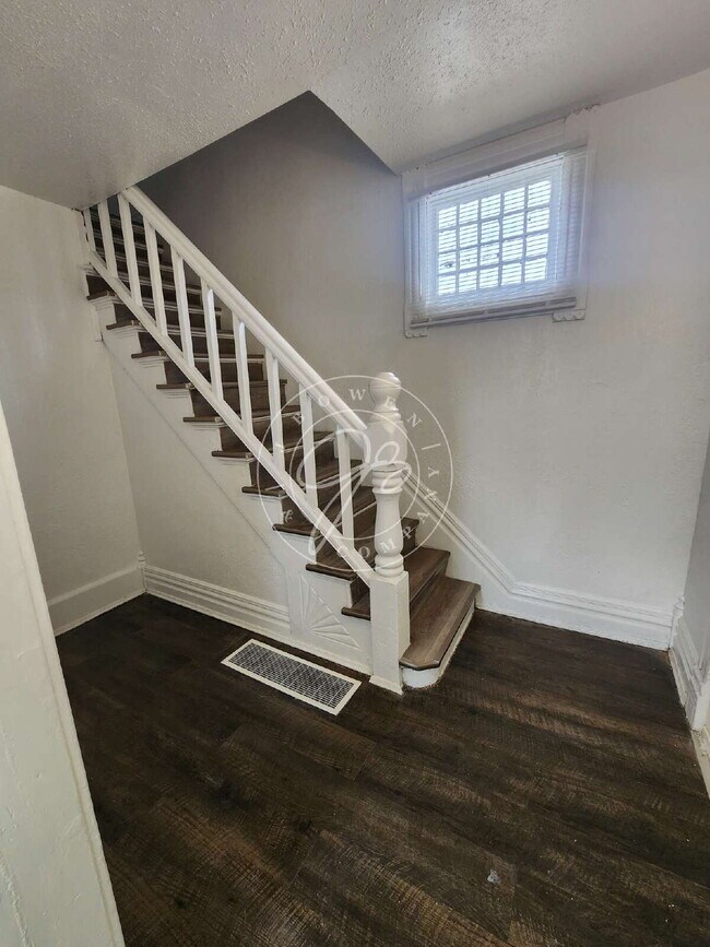 Foto del edificio - 4 bed 2 bath home with over 1600 Sq Feet!