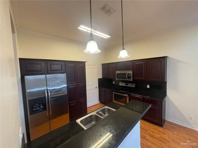 Building Photo - 3443 S Midtown Cir St