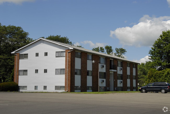 Building Photo - Maplewood Manor