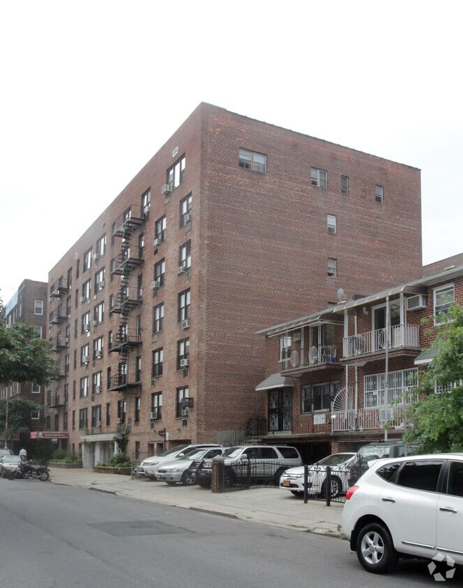 Primary Photo - 1850 82nd St