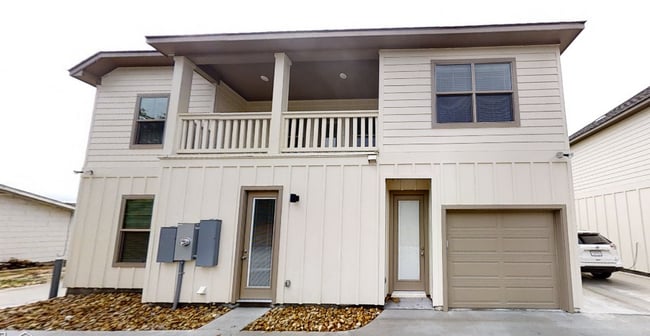 Building Photo - 303 Grove