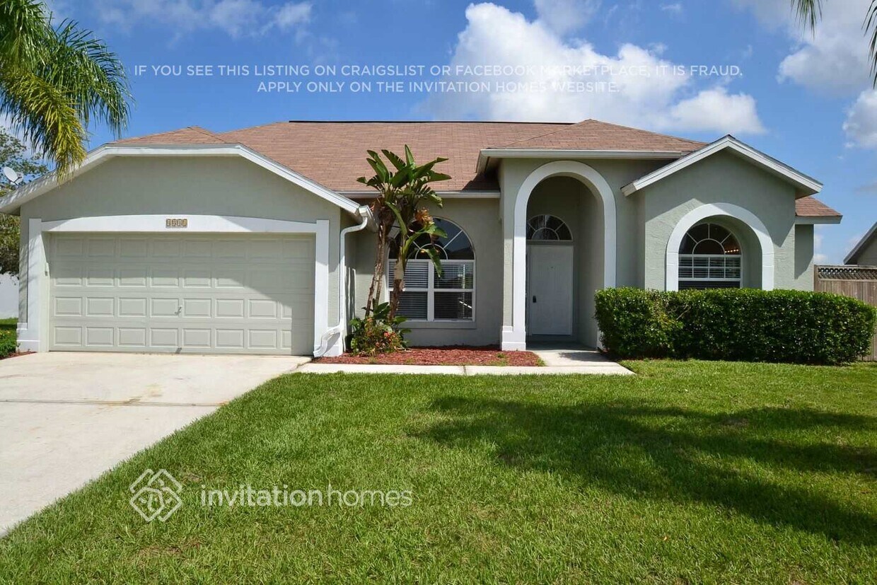 Foto principal - 4841 14th Ave E