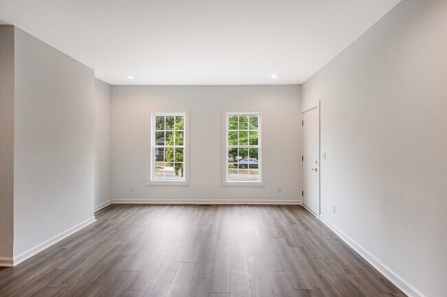 Foto del edificio - 114 N Guthrie Ave