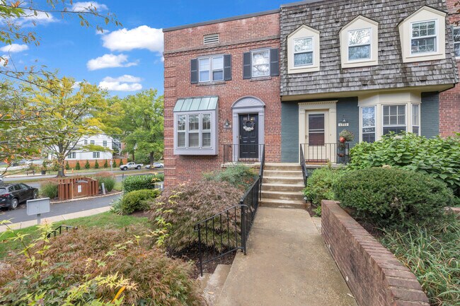 Foto del edificio - 4800 Bradley Blvd