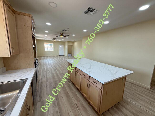Foto del edificio - Brand New 4-Bedroom 3-Bathroom Home for Re...