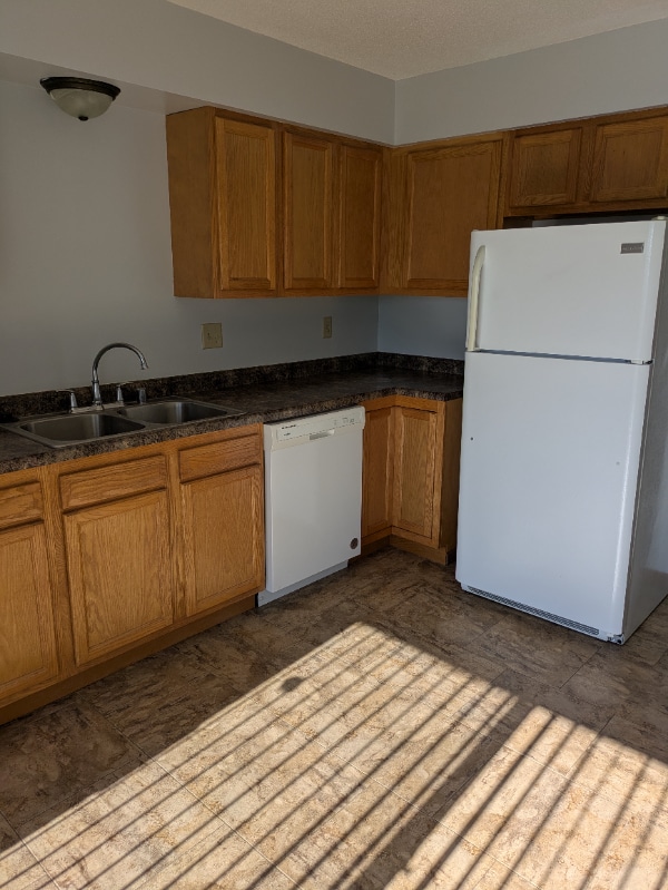 Building Photo - 307 13th Ct