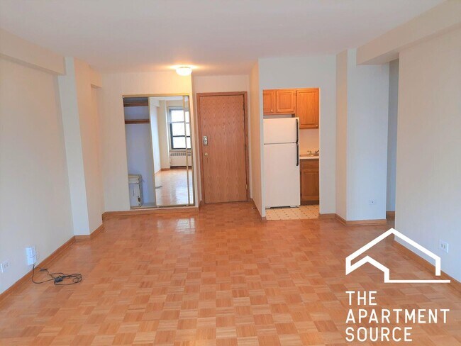 Foto del edificio - 4180 N Marine Dr