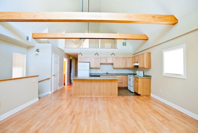 Foto del edificio - 3255 N Oakland Ave
