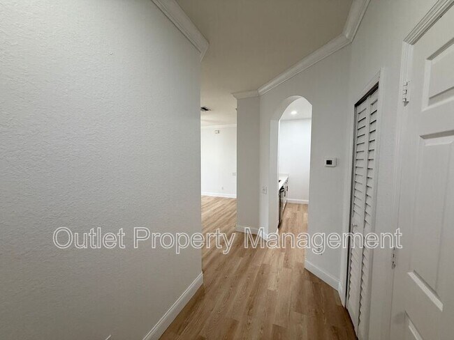 Foto del edificio - 583 Brantley Terrace Way
