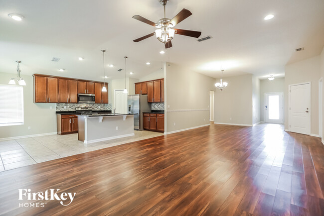 Building Photo - 344 Sunshine Dr