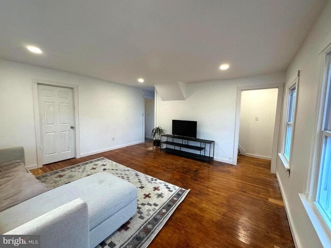 Building Photo - 102 Montgomery Ave