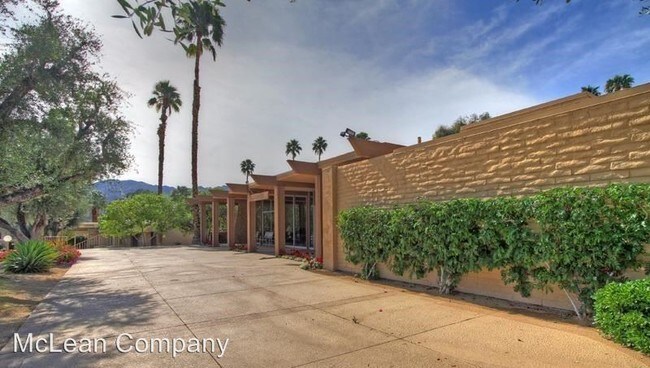 Building Photo - 47966 Oasis Ct