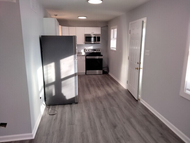 Foto del edificio - Newly Remodeled Duplex