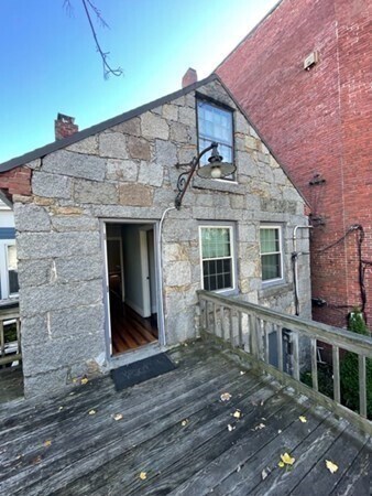 Building Photo - 162 Cabot St