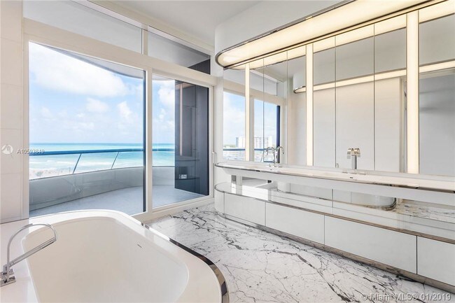 Building Photo - 3315 Collins Ave
