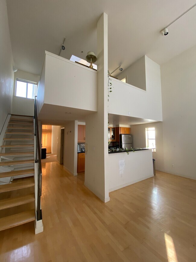 Building Photo - 155 Harriet St