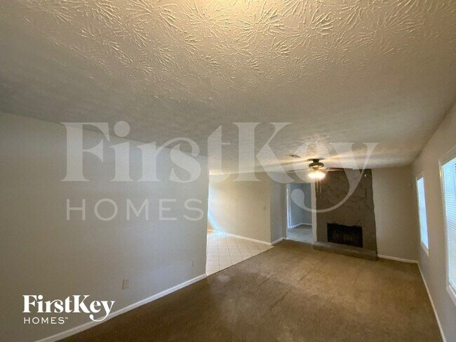 Building Photo - 3505 Estes Park Dr SW