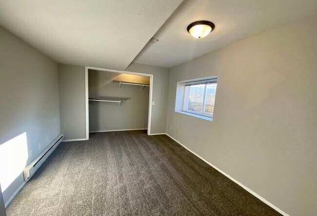 Building Photo - W 3rd St Triplex