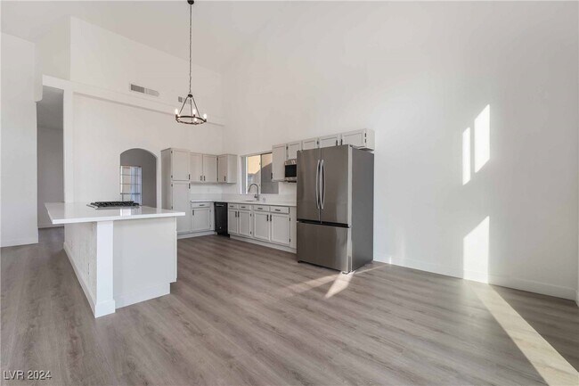Building Photo - 2595 Ashmoore Dr