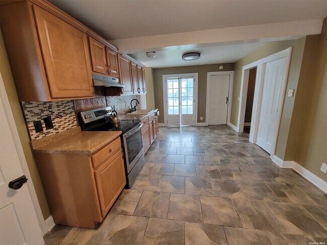 Foto del edificio - 247 Railroad Ave