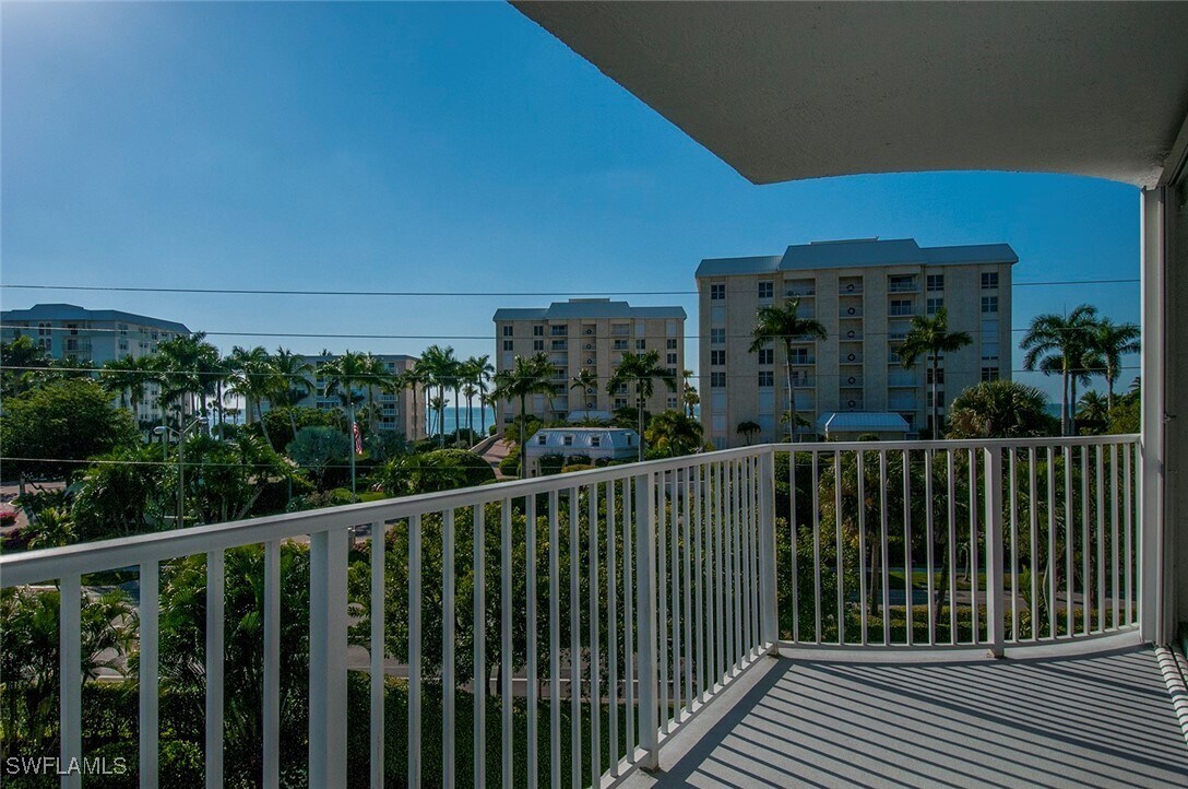 Primary Photo - 1300 Gulf Shore Blvd N