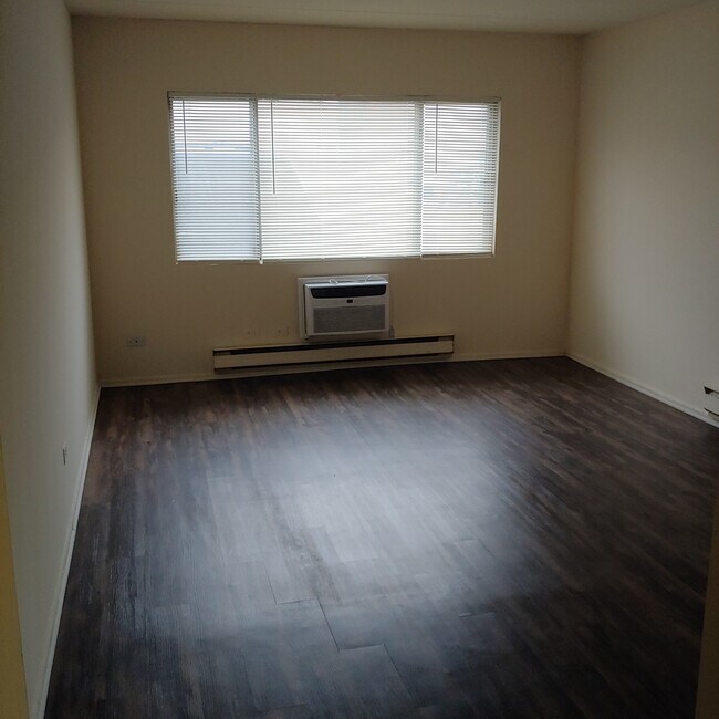 Foto del edificio - 32 Lathrop Ave