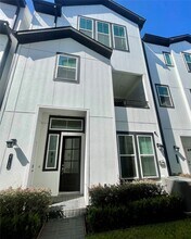 Building Photo - 2718 Grand Fountains Dr