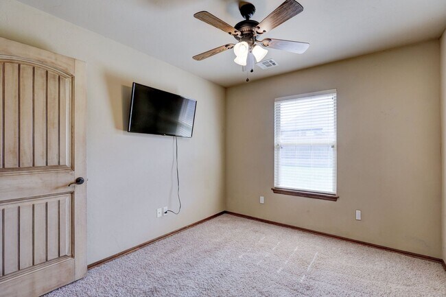 Foto del edificio - 15166 Fox Hollow Rd