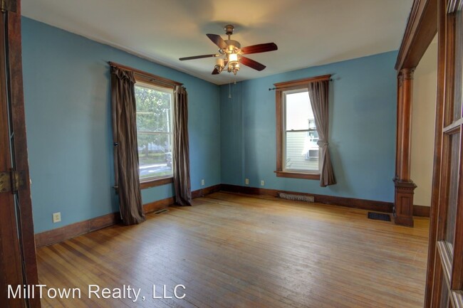 Building Photo - 3 br, 1 bath House - 410 W 17th St