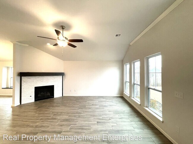 Foto del edificio - 4 br, 2 bath House - 18244 Autumn Drove DR