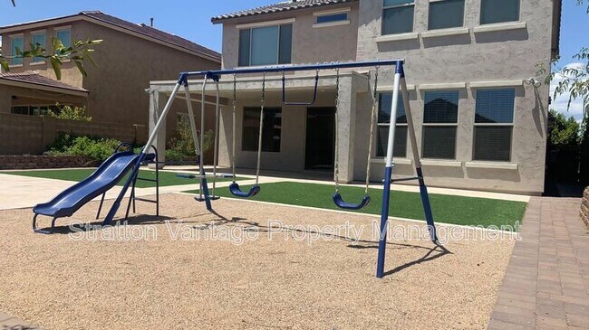 Foto del edificio - 9569 W Weeping Willow Rd