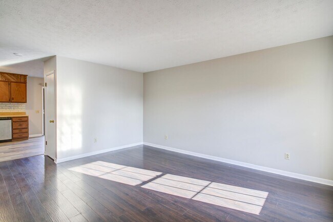 Building Photo - 5021 Emerald Dr