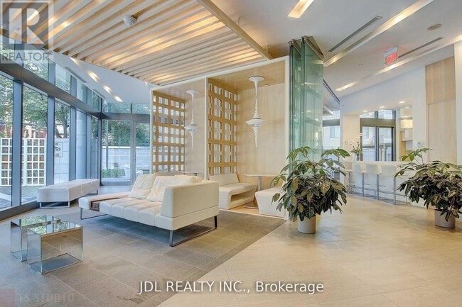 Photo du bâtiment - 45 Charles St E