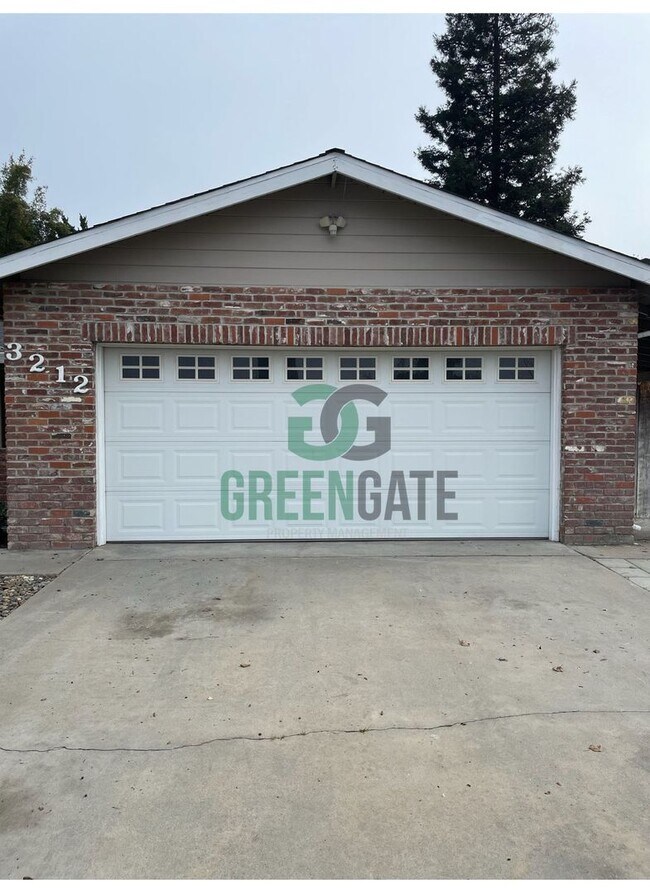 Foto del edificio - Spacious 4Bedroom 2Bath AVAILABLE NOW in Modesto!!