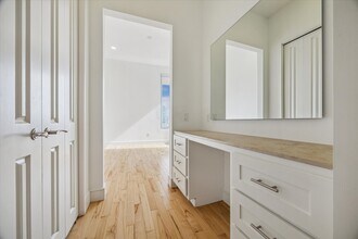 Building Photo - 2727 Kirby Dr