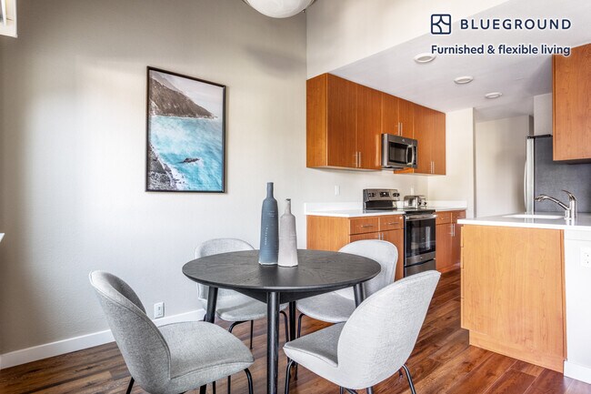 Building Photo - 241 Arriba Dr