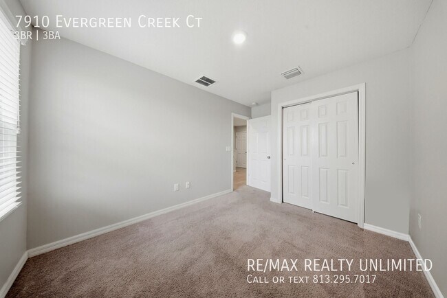 Foto del edificio - 7910 Evergreen Creek Ct
