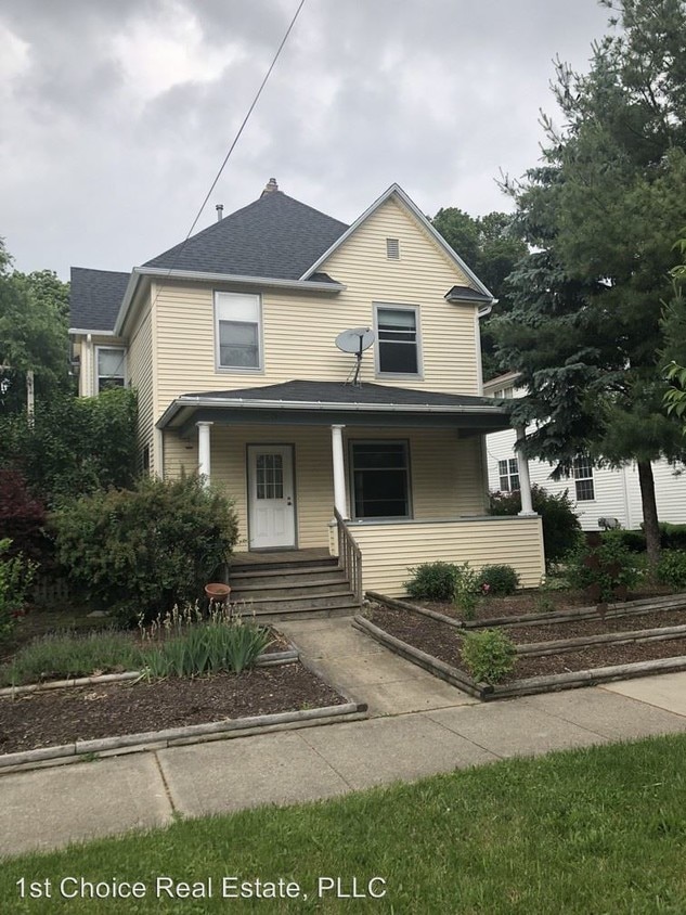 3 br, 1 bath House 804 W. Shiawassee Street House Rental in Lansing